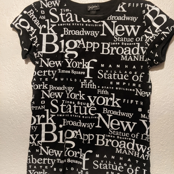 Black Fitted Graphic Cap Sleeve Tee - Picture 1 of 2